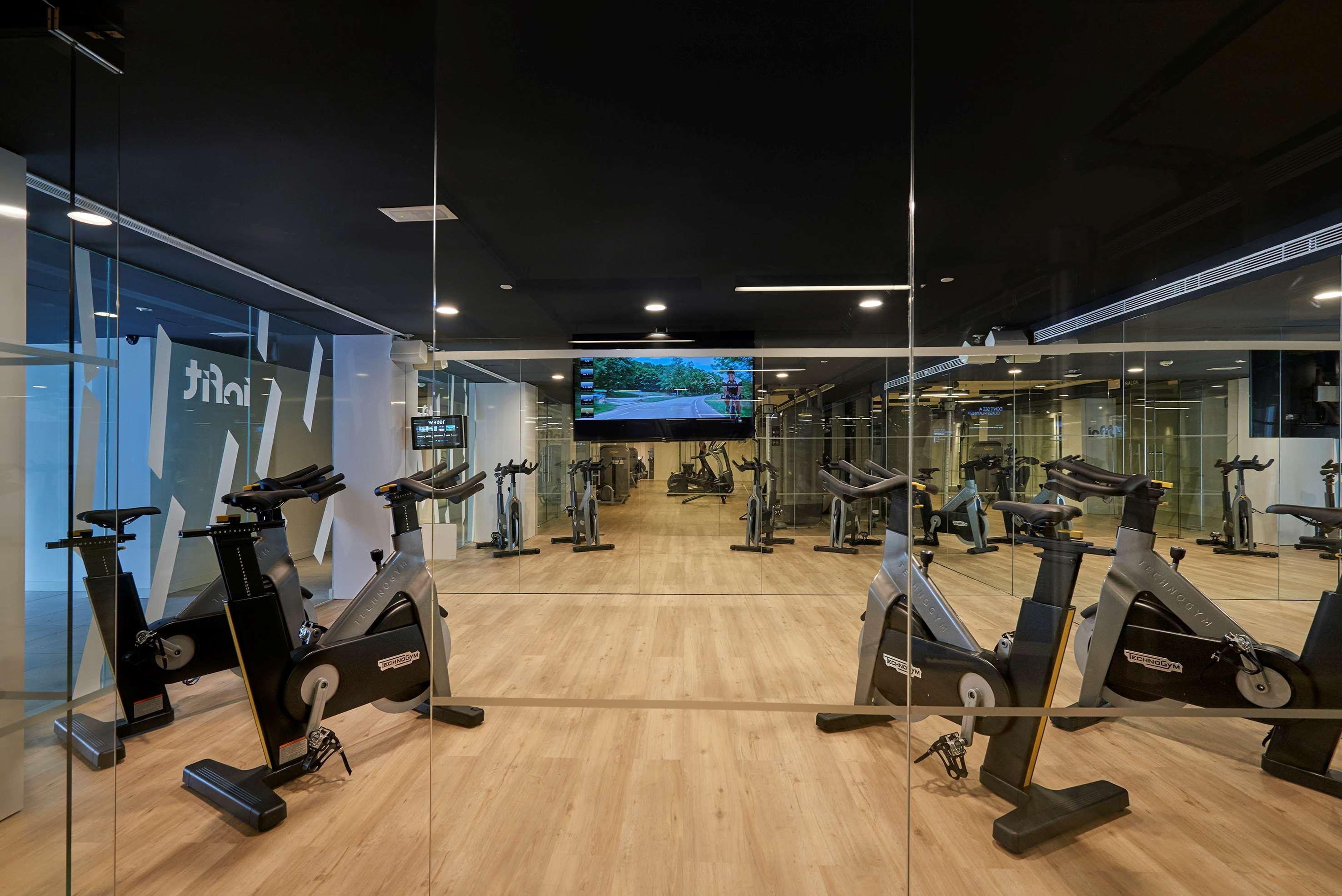 Innside by Melia Palma Bosque Exterior foto The gym at the hotel