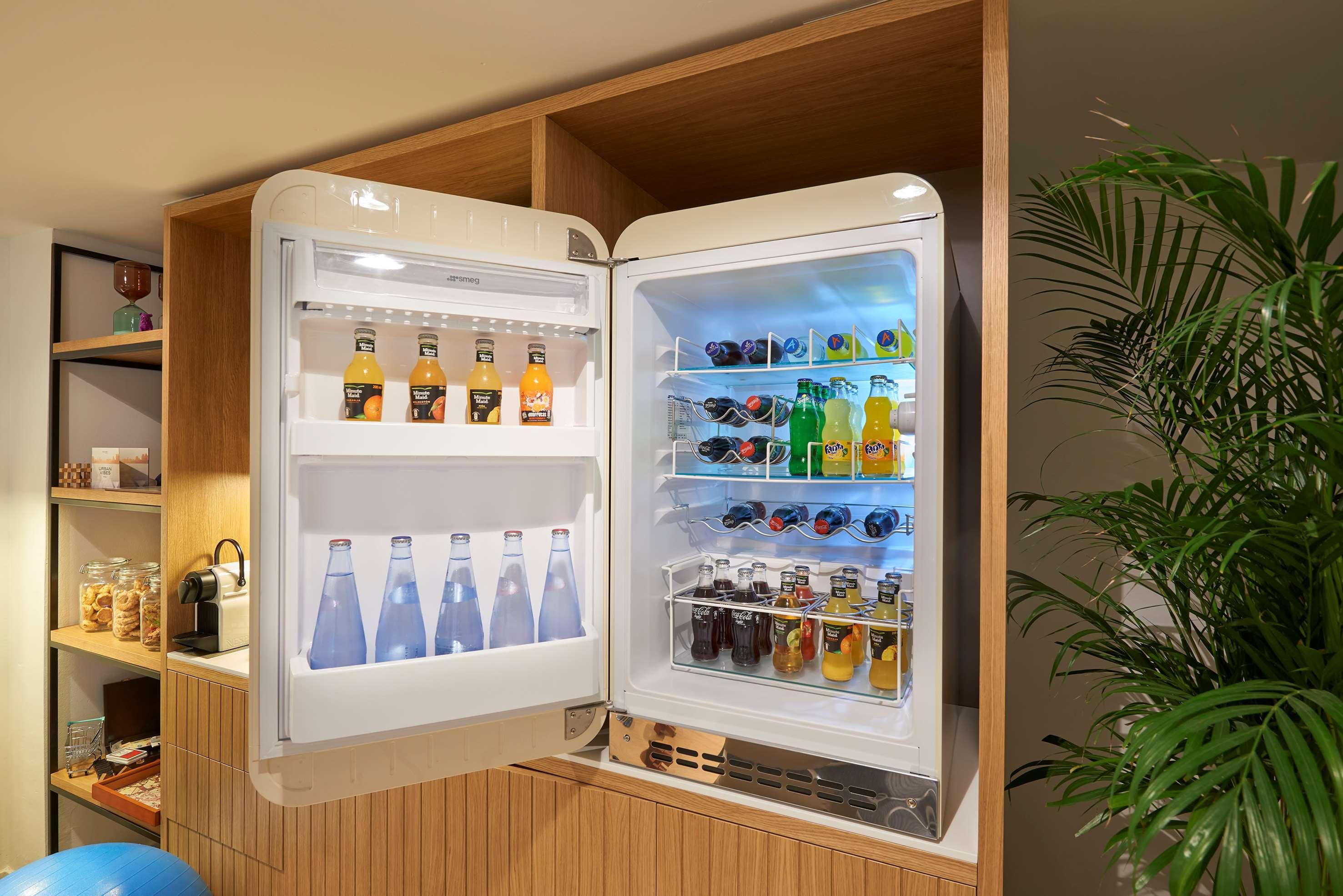 Innside by Melia Palma Bosque Exterior foto SMEG fridge