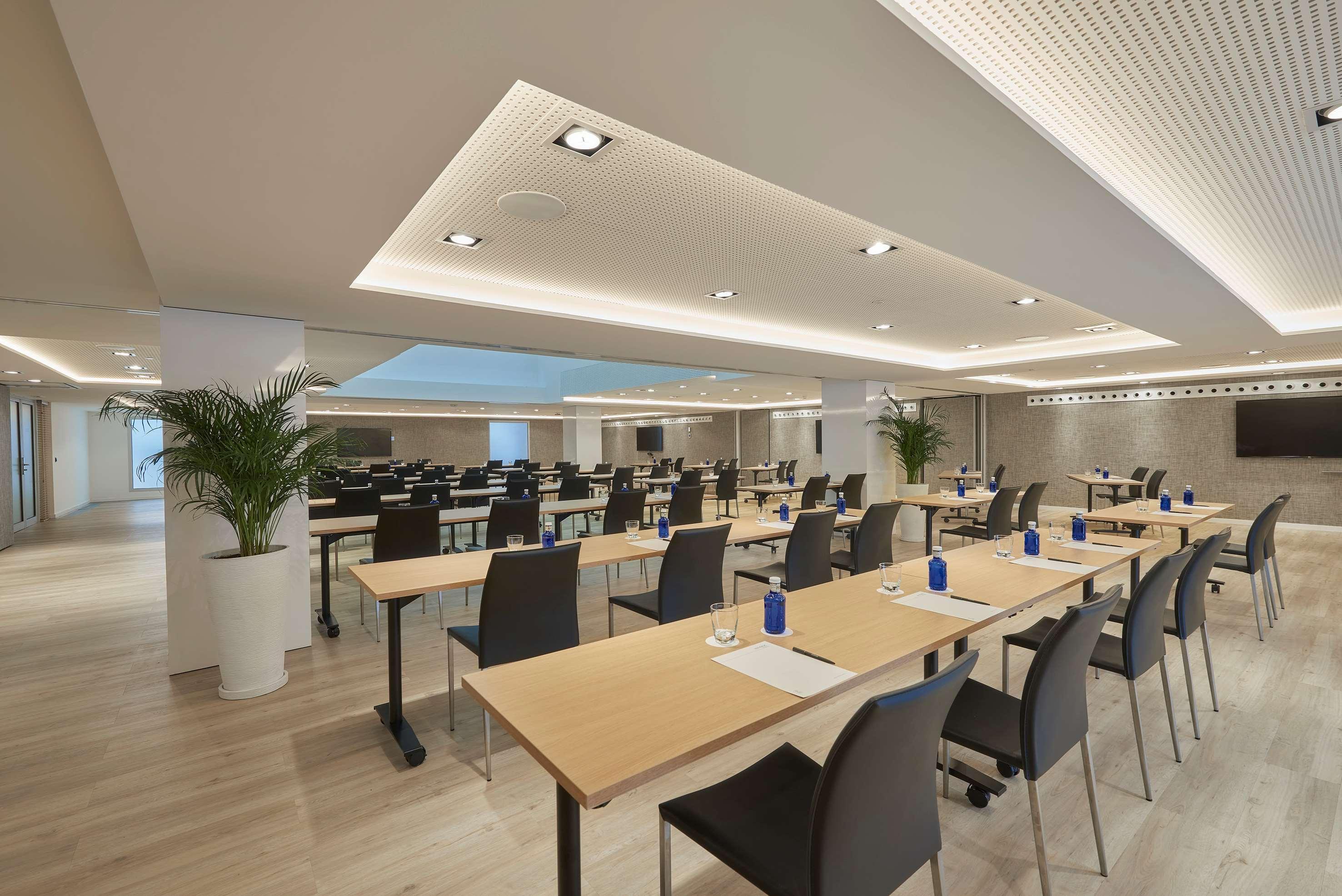 Innside by Melia Palma Bosque Exterior foto Meeting room